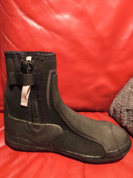 Buty neoprenowe żeglarskie Tribord i rękawiczki np. do morsowania