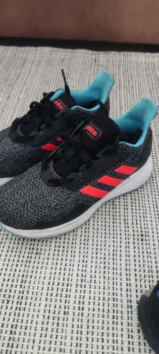 Calçado criança 22 ao 24 - Como Novo