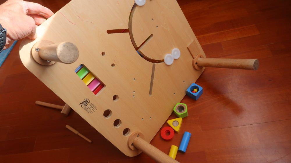 Mesa de actividades  de madeira