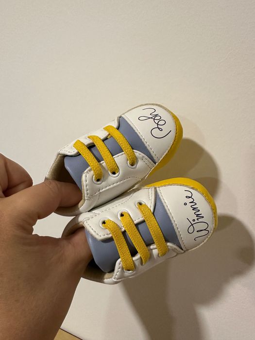 Sapatilhas Brancas / Amarelas Winnie Pooh (Nº 14/15)