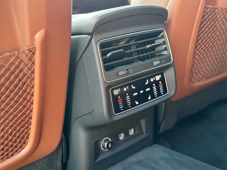 Audi Q8 2018 VIN WA1BVAF13KD008308 фото оголошення 10 з 16