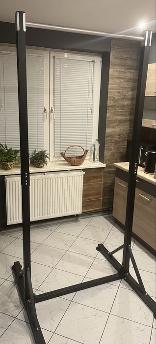 Drążek treningowy stacjonarny wolnostojący do podciągania