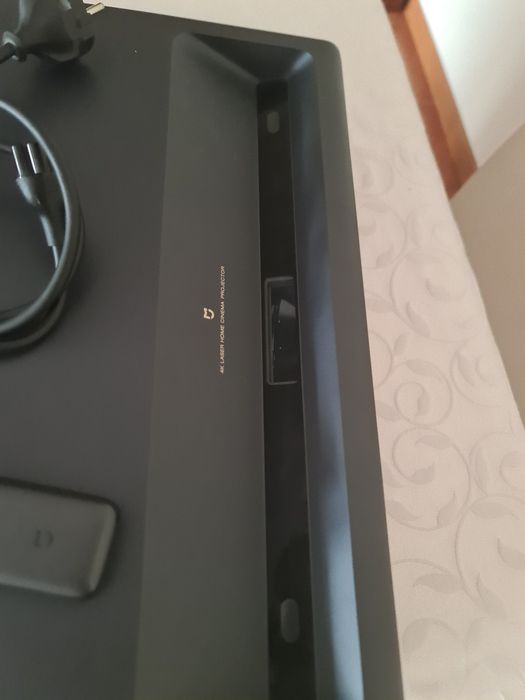 Projector mi 150 4k laser c avaria