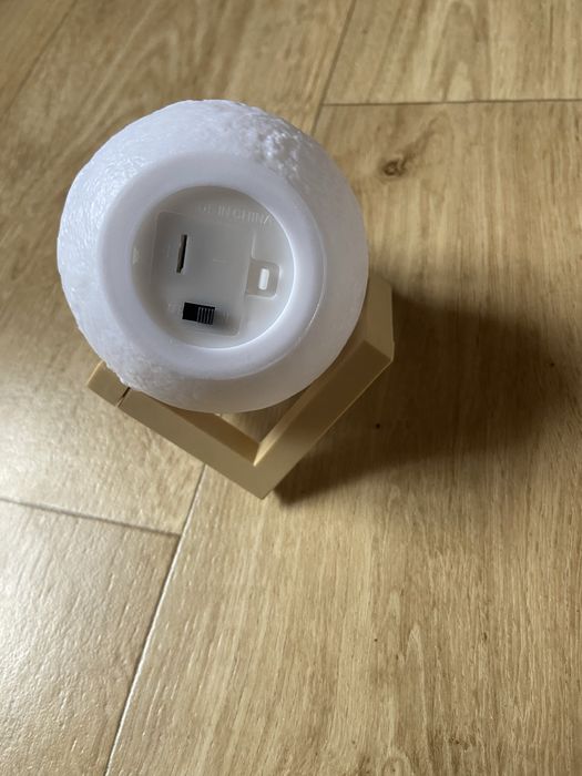 Продам новий ночнік місяць