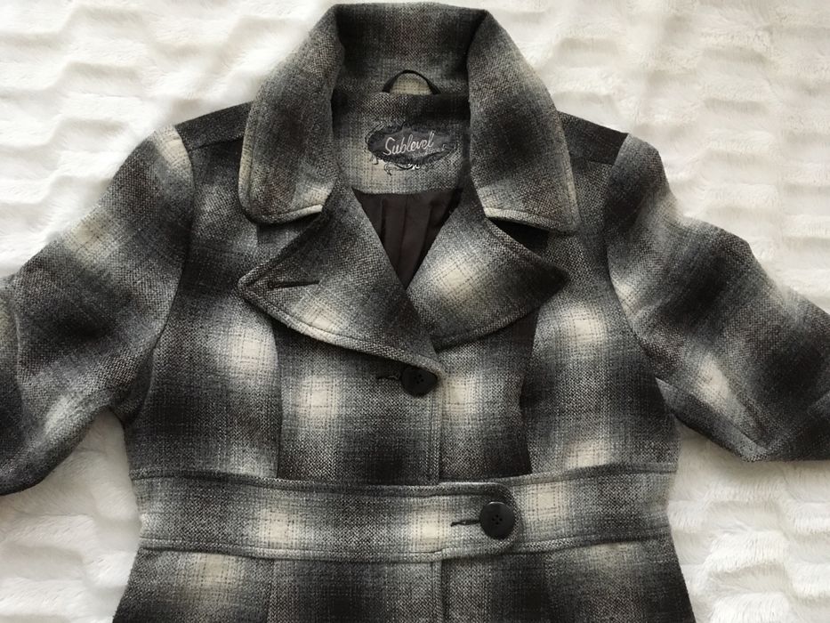 Płaszcz damski w kratkę szarosc M/38 firmy Orsay