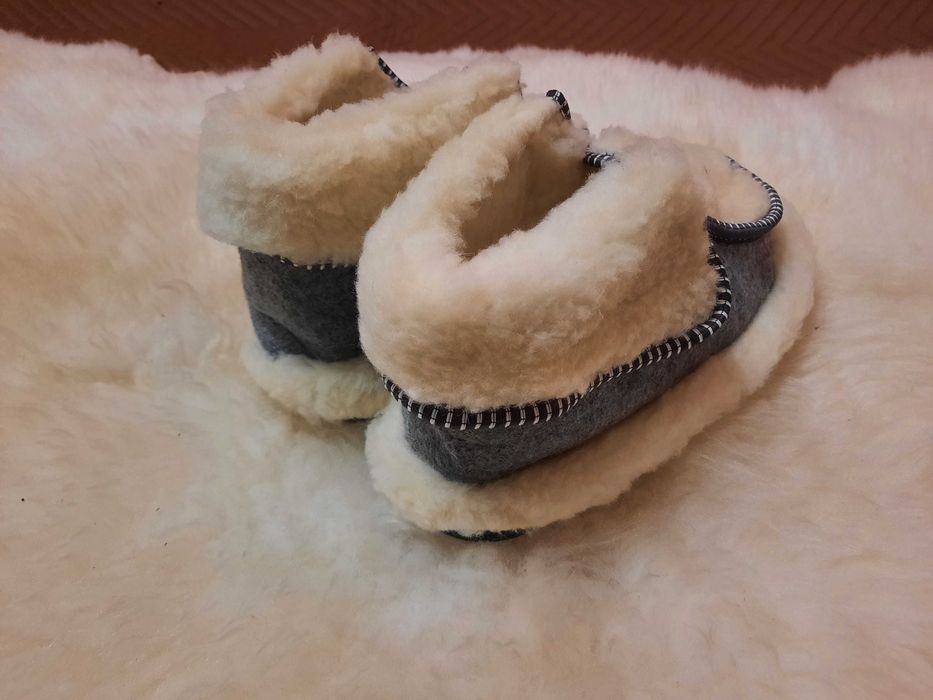 Чоловічі та жіночі кімнатні чуні-калоші з овчиною, (гумова підошва)