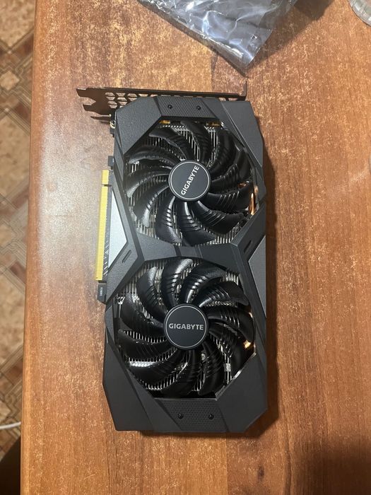 Комплектуючі до ПК