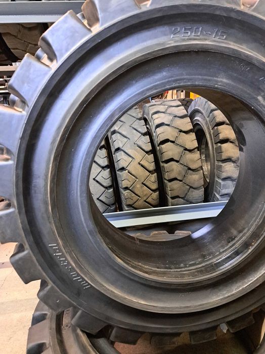 Opony pełne Rodaco R1 250-15 do wózka widłowego  - nowe