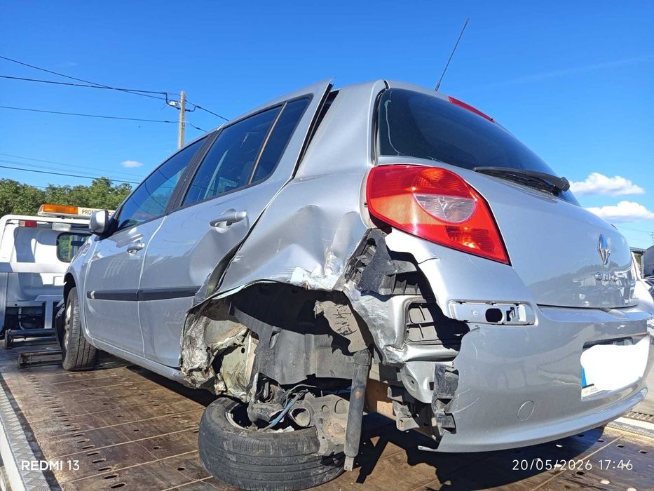 Para peças Renault Clio III 1.2 16V ano 2007