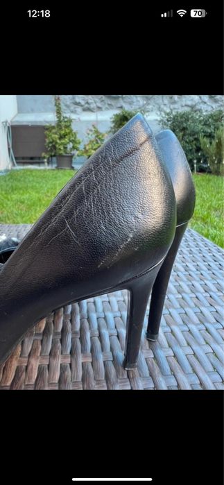 Stilettos/ sapatos altos Prof com pêlo e pérolas