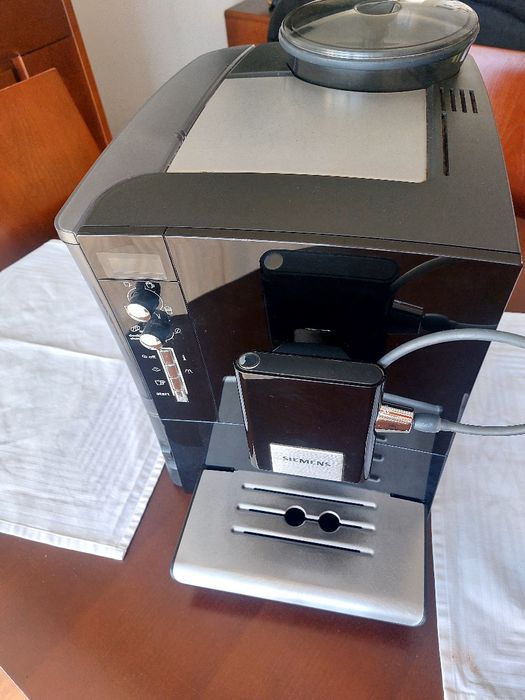 ekspres do kawy siemens  z młynkiem i spieniaczem