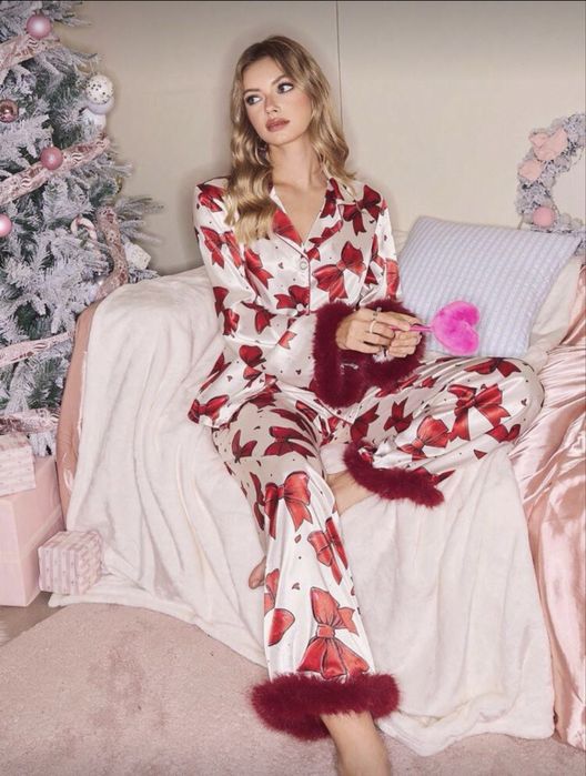 Новорічна різдвяна піжама з бантами пірям хутром