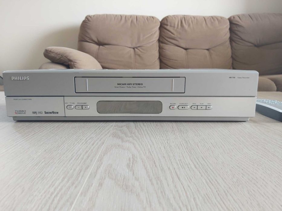 Magnetowid PHILIPS VR750/58