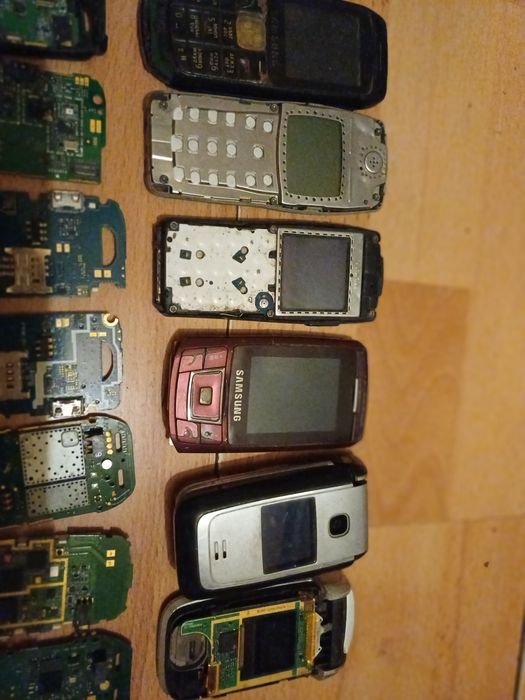 Платы от старых мобильных телефонов