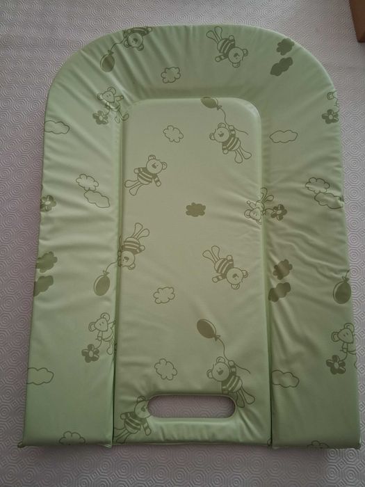 Muda fraldras para bébé