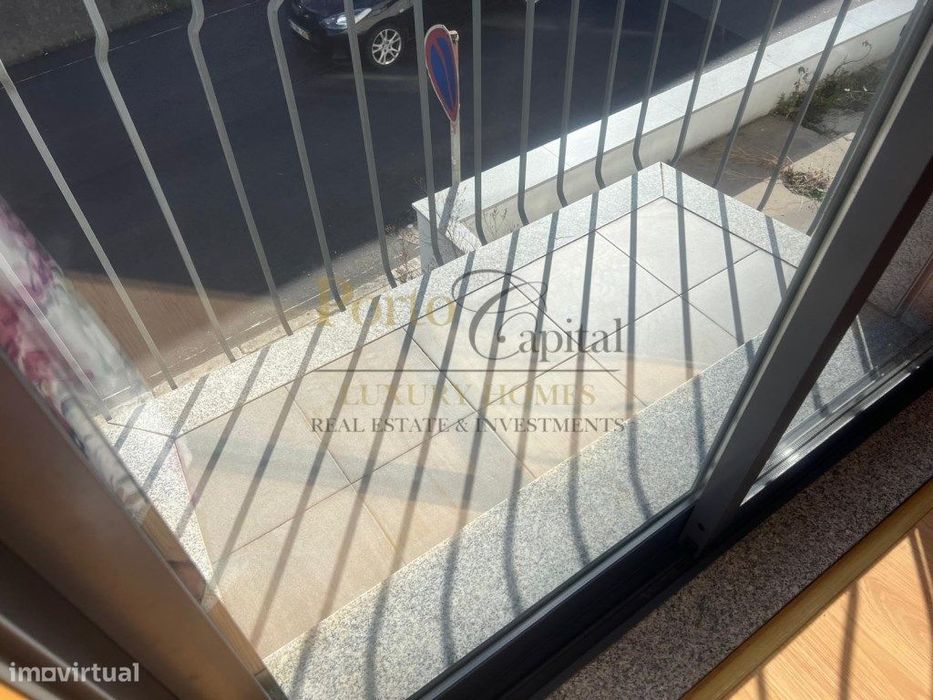 T2 Com Terraço Privativo | Luz, Conforto E Excelente Localização