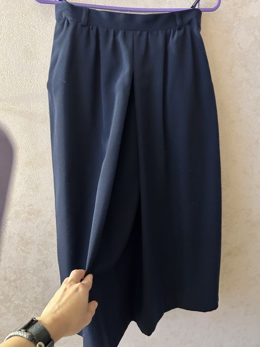 Стильна вовняна спідниця