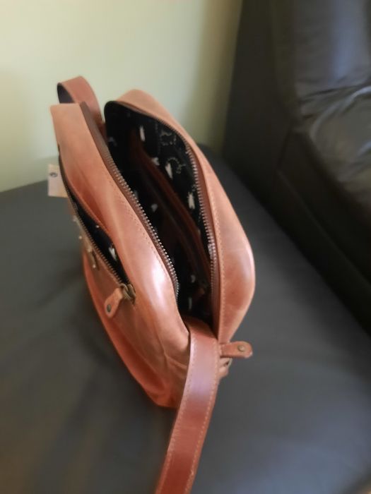 Bolsa/ Carteira Fly London em pele SUPER PROMOÇÃO