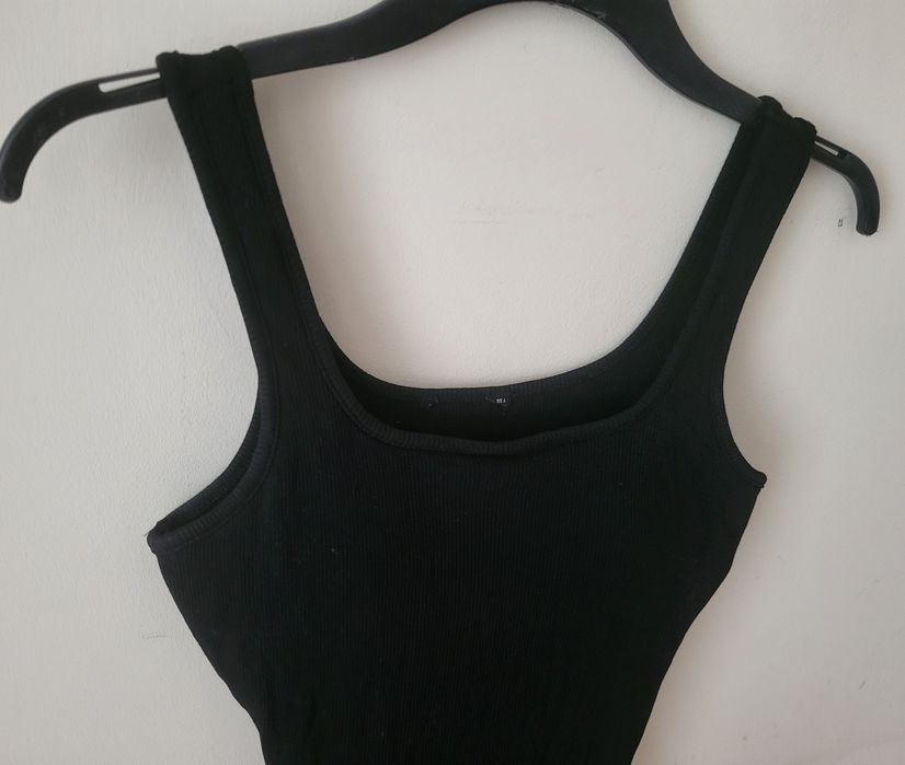 Czarne damskie body