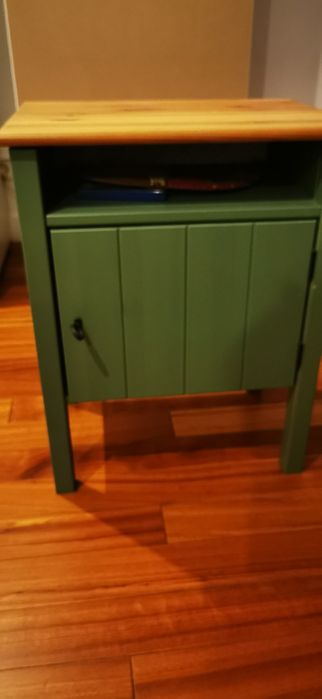 Mesinha com porta