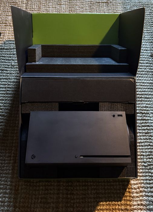 Konsola Xbox Series X Bdb Pudełko Zestaw
