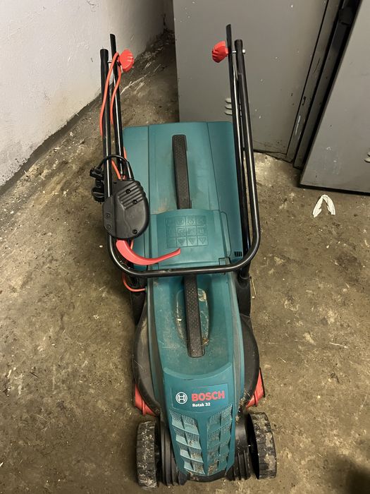 Электрисиская газонокосилка bosch