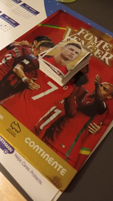 Cromos e caderneta da edição de luxo