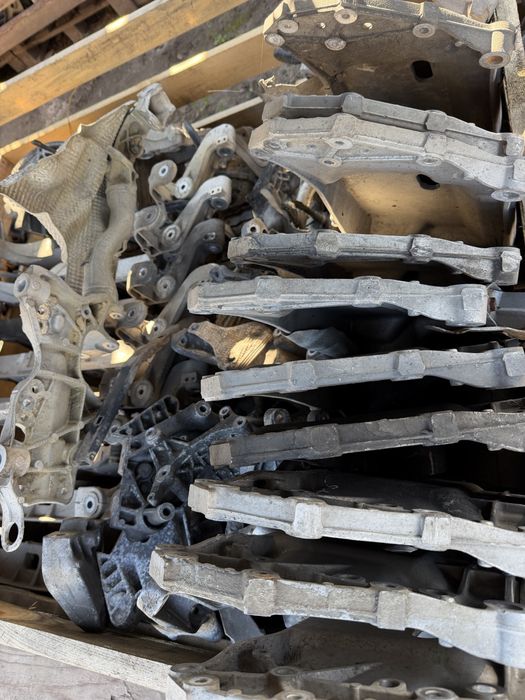 Підрамник VAG Подрамник Volkswagen