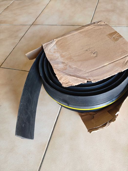 Batente de porta basculante novo