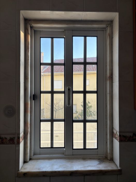 Janelas  e portas usadas.
