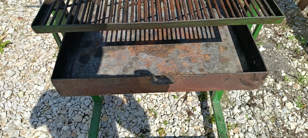 Grill wolnostojący stalowy