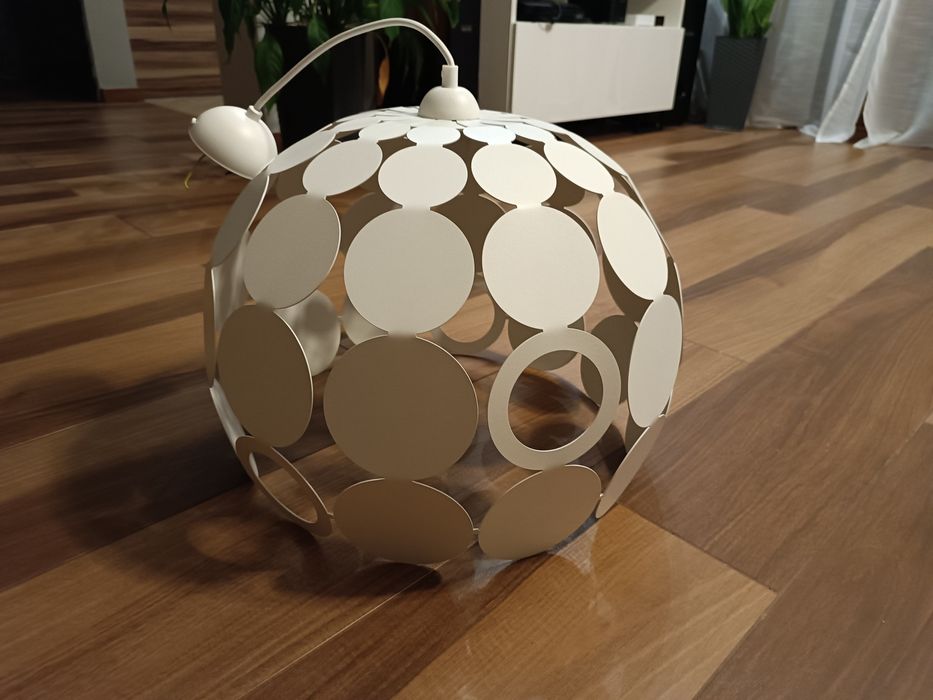 Lampa wisząca biała kula Castorama