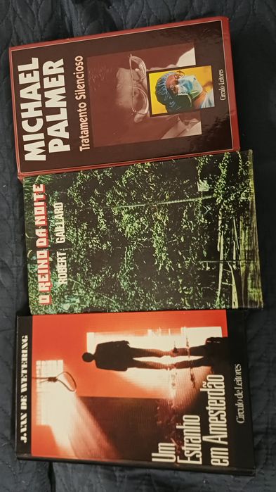 Livros em estado aceitável