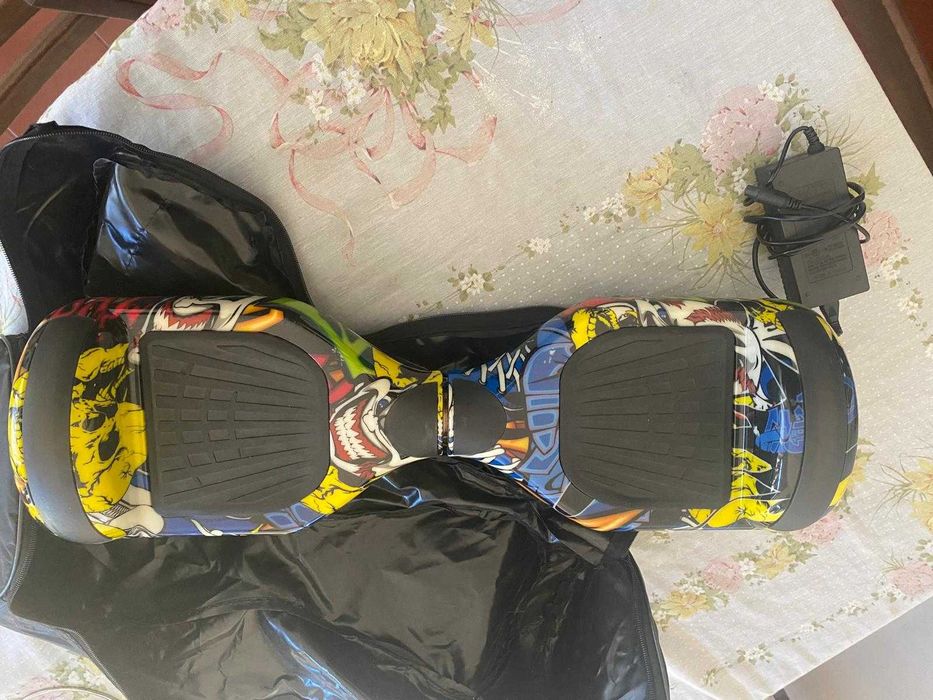 Hoverboard 8" Graffiti com mala e carregador - Como novo
