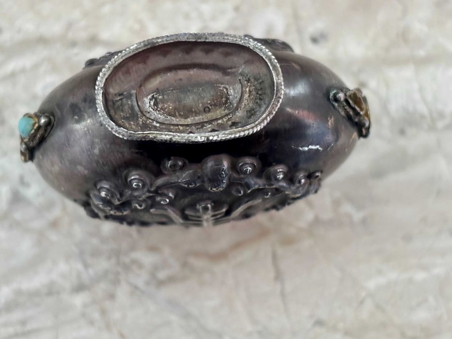 Srebrna tabakierka (pr. 800). Mongolia XIX wiek, unikat