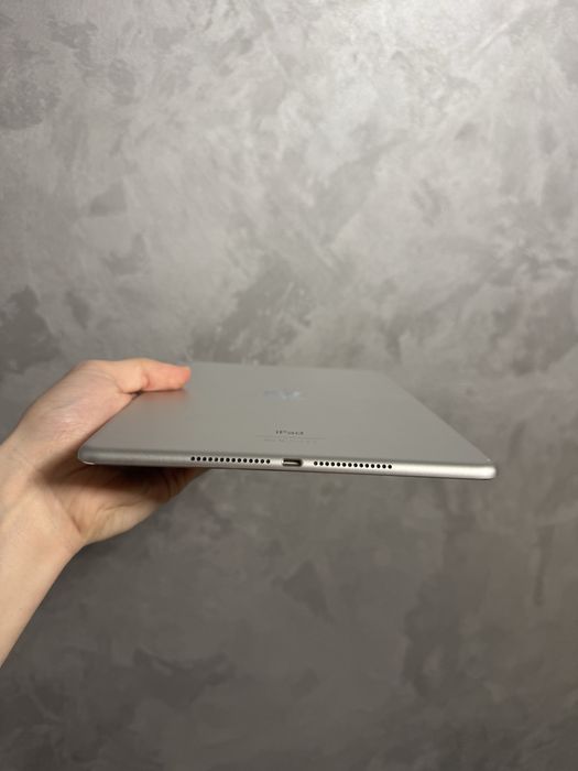 Чудовий iPad Air 2  64 гб  Гарний Стан Планшет