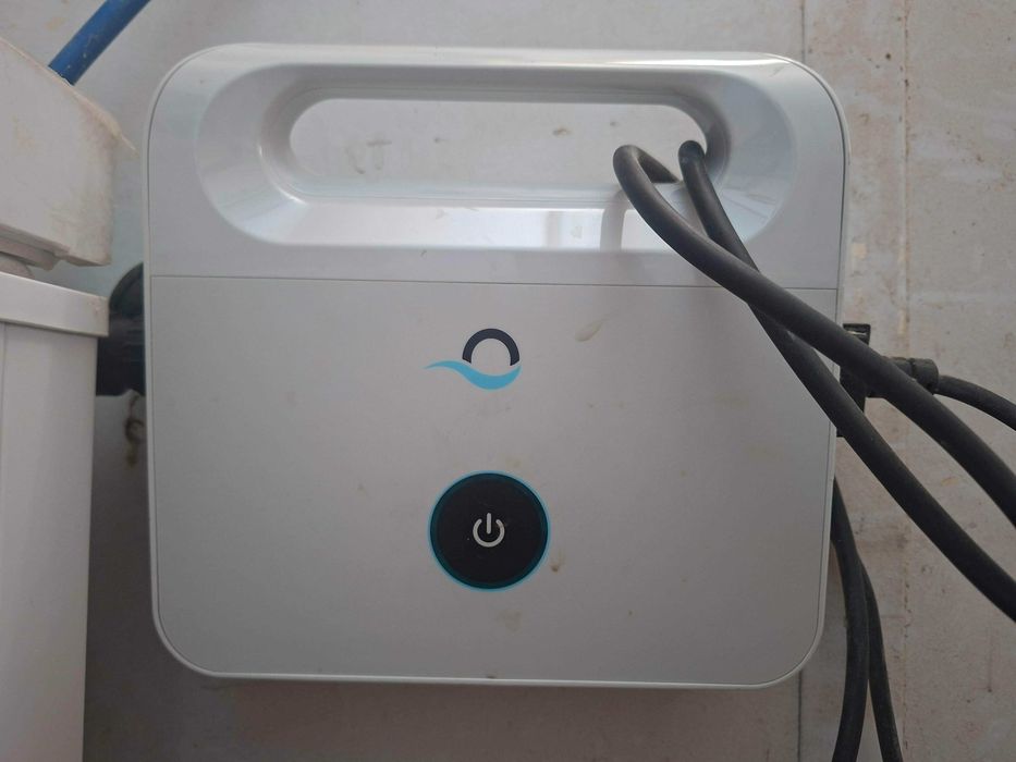 Maytronics Dolphin Blue Maxi 30 Pool Vacuum