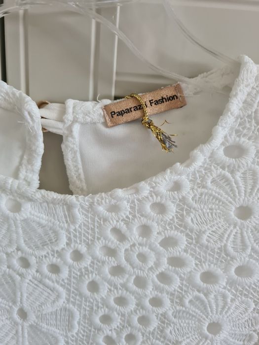 Koronkowa sukienka biała