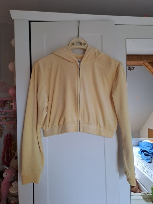 Krótka welurowa bluza rozpinana