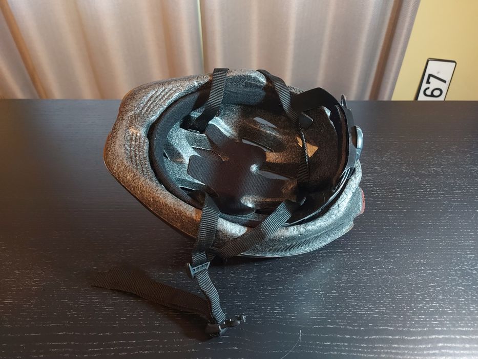 Capacete de bicicleta vermelho  52-56cm