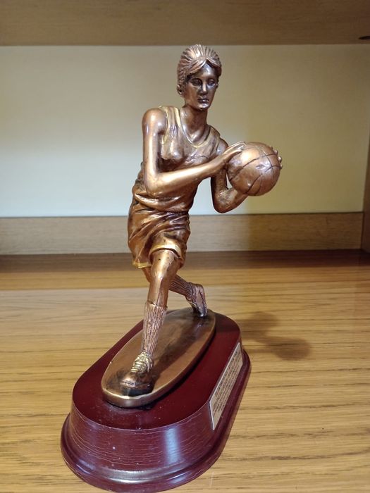 Statuetka koszykarki RMKS z Rybnika