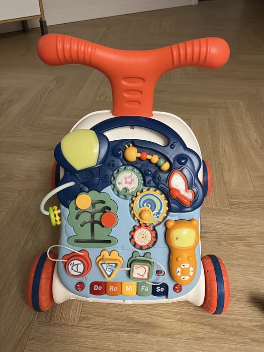 Pchacz, stolik edukacyjny 2w2