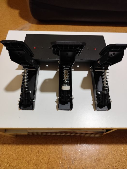 Thrustmaster Race Line Pedals lll com rolamentos