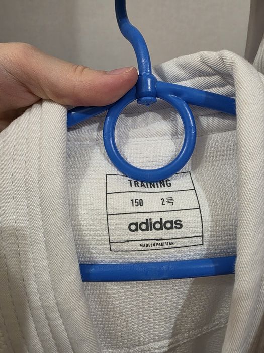 Продам біле Adidas та синє кімоно для дзюдо