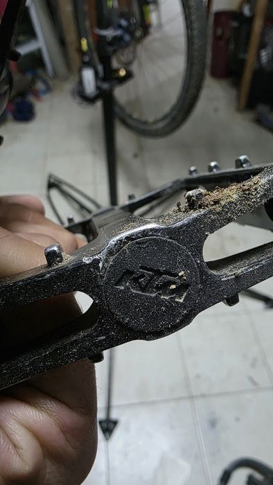 Pedais KTM plataforma de metal