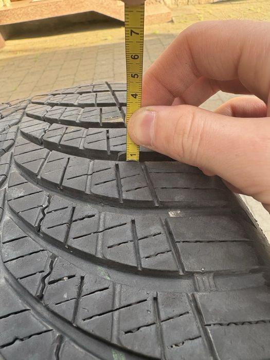 Good Year 215/55R17