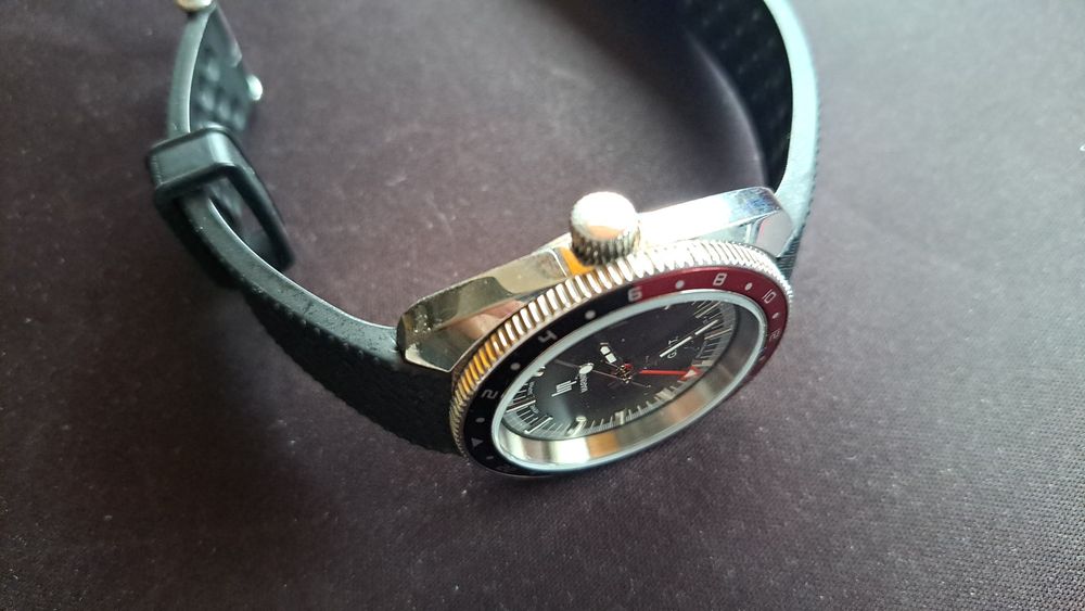 Lip Marinier GMT, ( Diver + GMT) 200 m, Szafir
