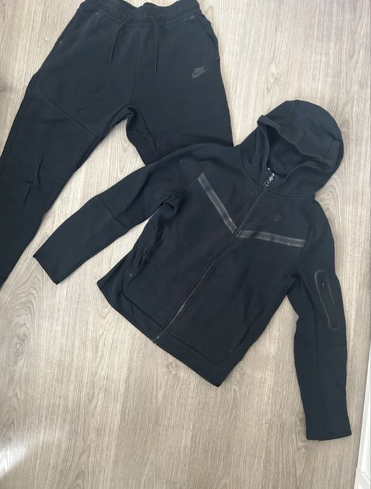 Conjunto nike tech