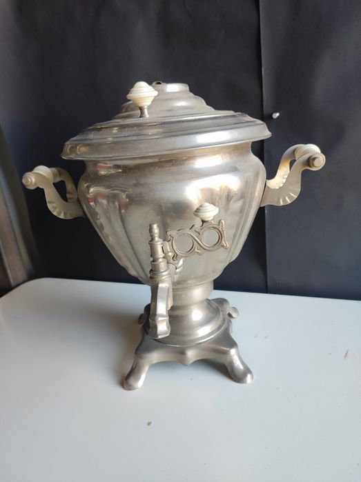 Przedmiot kolekcjonerski- stary samowar zdobionyz czasów ZSSR