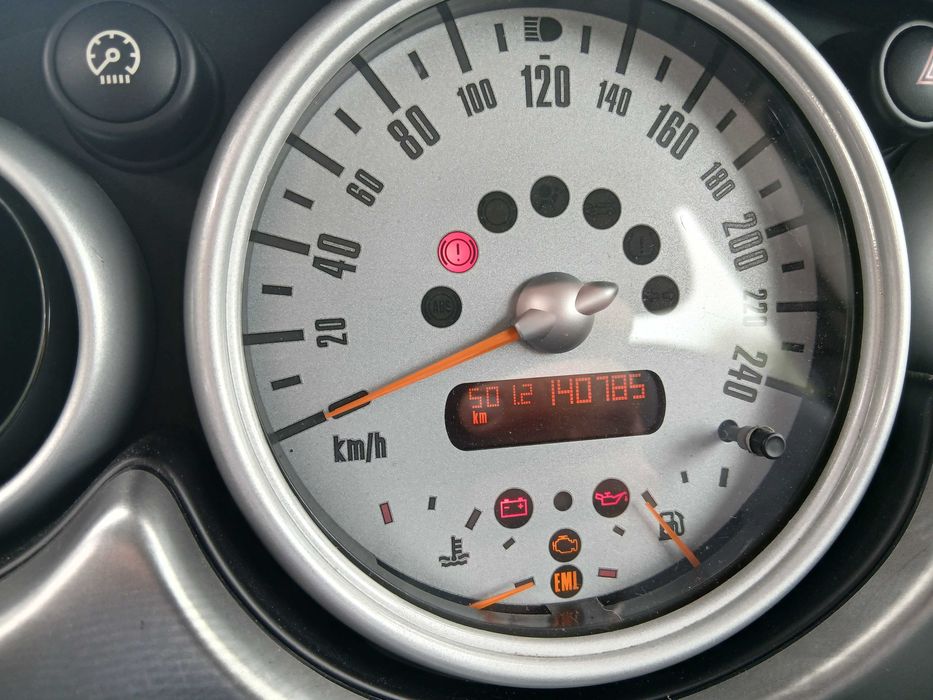 Vendo mini cooper s de 2004 só  com 142000 kms